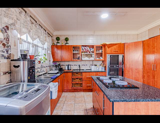 5 BEDROOM HOUSE FOR SALE IN AMANDASIG